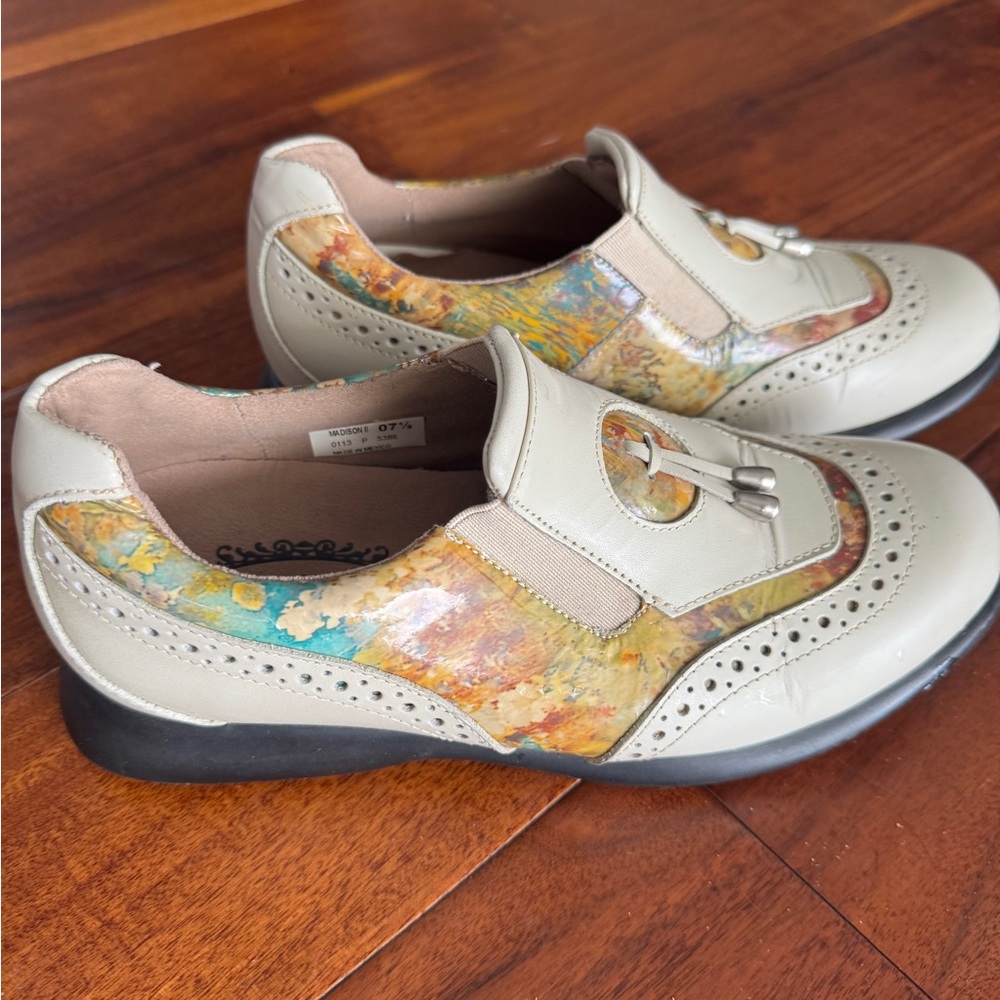 Sandbaggers Madison II Women's Golf SHoes Size 7.5 Beige Floral Wingtip Slip‎ On